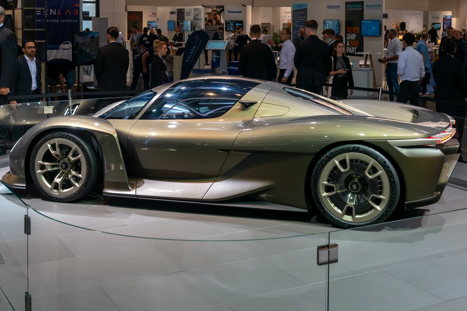 Porsche Mission X expuesto en el IAA de 2023.