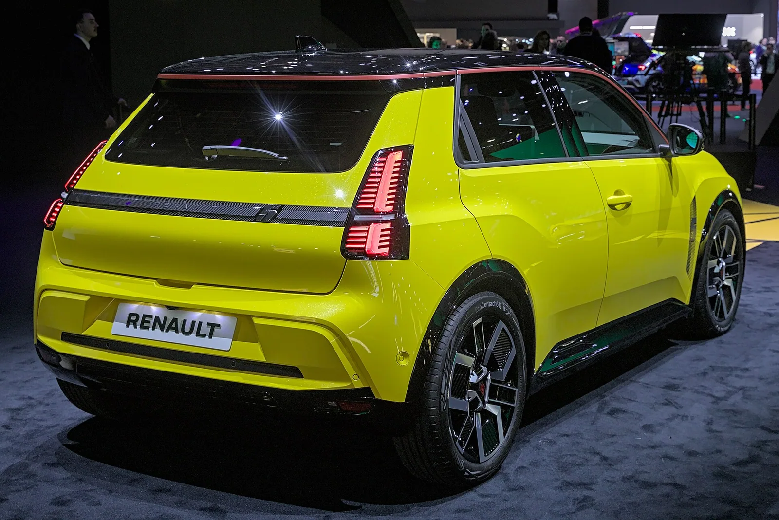 Renault 5 E-Tech presentado en el Salón de Ginebra de 2024.